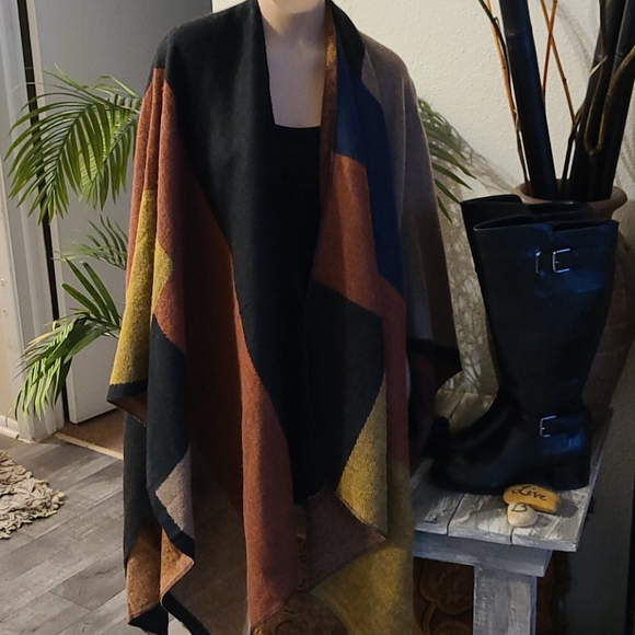 EARTH TONE CAPE NEW WITHOUT TAG. - Picture 2 of 14